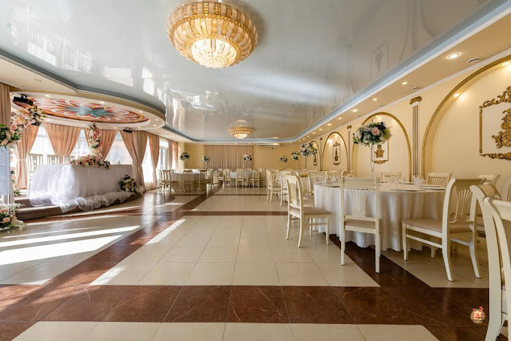 Большой зал в «Версаль» фотография №10