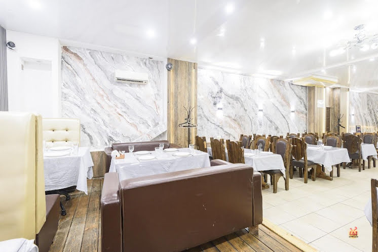 Основной зал в «Три тополя» фотография №7