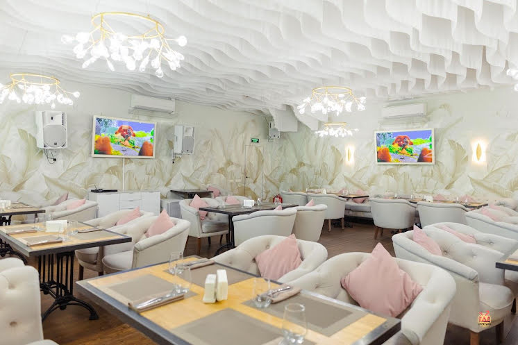 Большой зал караоке  в «Сытый лось на Коломенской» фотография №1