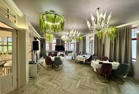 Банкетный зал  в Основной зал 