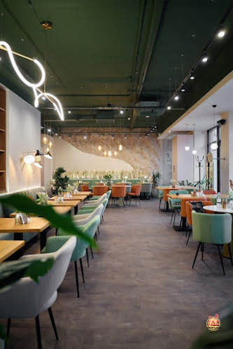 Большой зал  в «Вкусная компания на Советской Армии» фотография №4