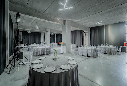 Зал на 1 этаже в Зал на 2 этаже