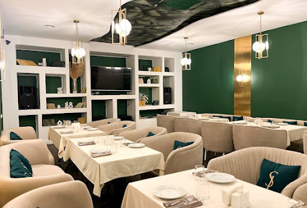 Средний зал караоке  в Малый зал караоке 