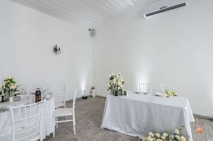 Замок на берегу в «Anstar House Vatutinki» фотография №7