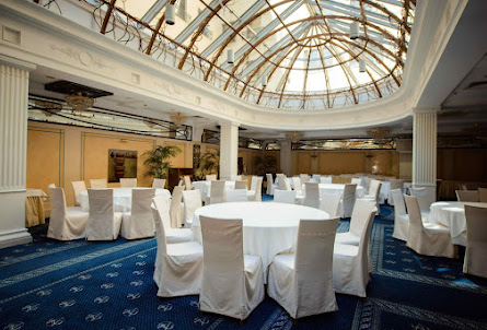 Зал «Амбассадор» в Зал «Голубая гостиная»