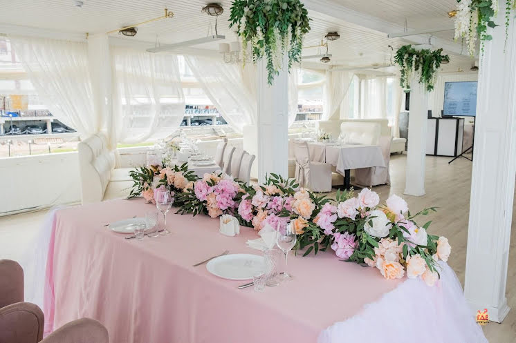 Зал «Белый» в «Белуга на Волге» фотография №2