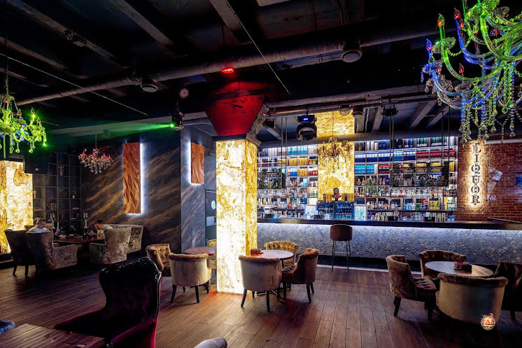 Основной зал  в «LIQUOR» фотография №8