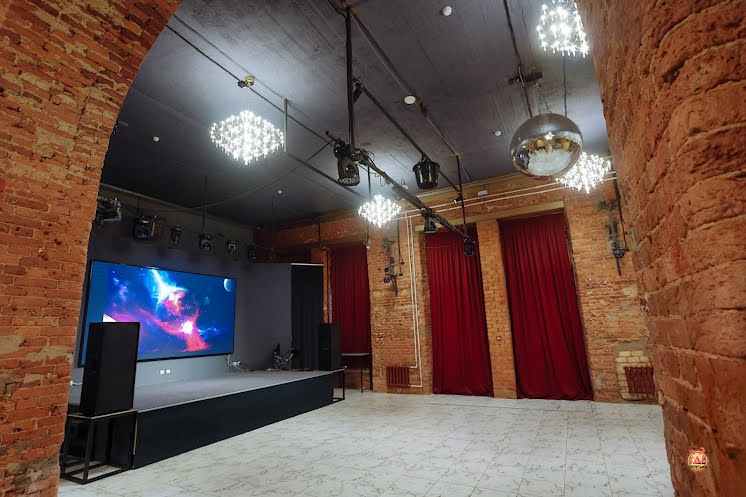 Основной зал  в «COM.NATA Mars на площади Ленина» фотография №3