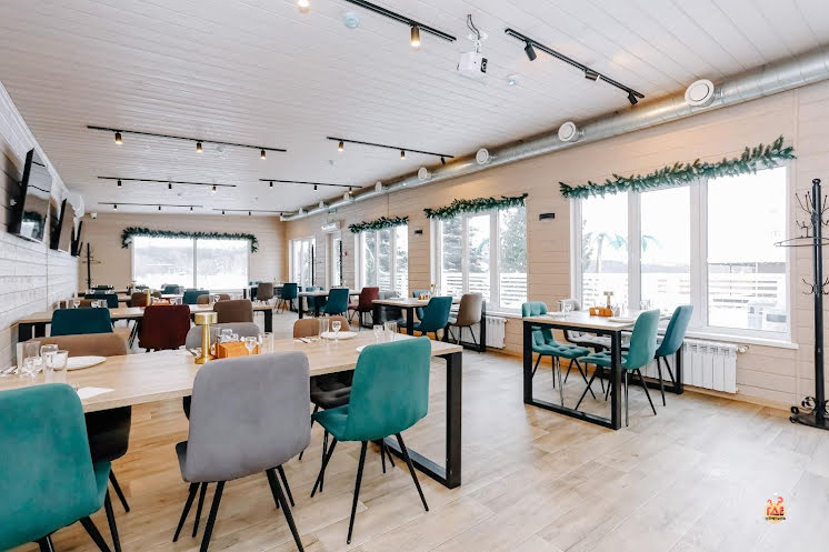 Караоке-зал в «Red House» фотография №1