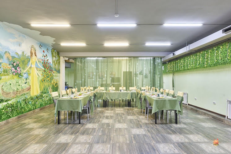 Основной зал в «Шпинат» фотография №2