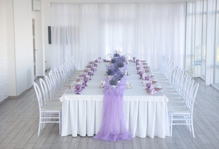 Зал «У озера» в Зал «У озера»