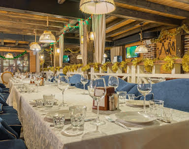  ресторан Место Встречи на Композиторов