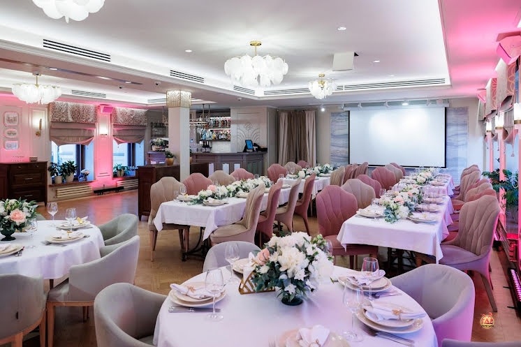 Зал ресторана в «Александр» фотография №12