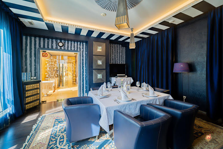 Каминный зал в «La Rose D’or» фотография №6