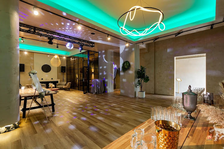 URBAN в «AMAND HALL / Аманд Холл» фотография №4