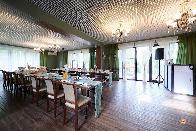 Основной зал  в «Victoria Village» фотография №3