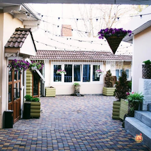 Летняя терраса  в «Иверия на Вокзальном спуске» фотография №5