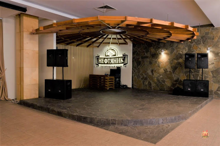Основной зал в «Нефтяник» фотография №10