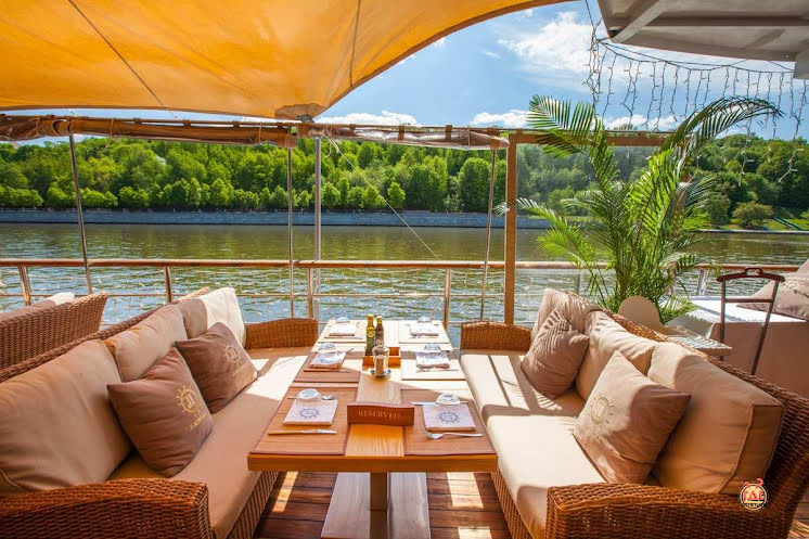 Летняя веранда «Ласточка» в «Yacht Event» фотография №1