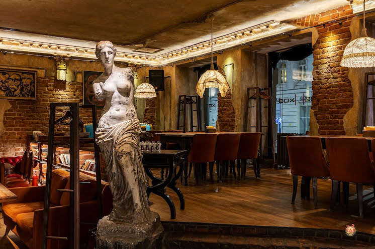 Основной зал в «БеZухов» фотография №18