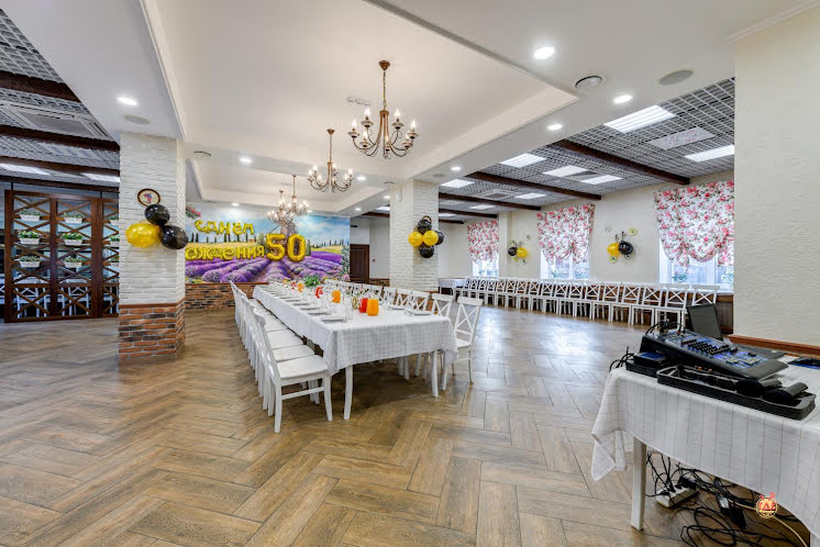 Основной зал  в «Ла Прованс» фотография №14