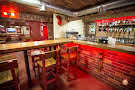Основной зал в «Red Grot»