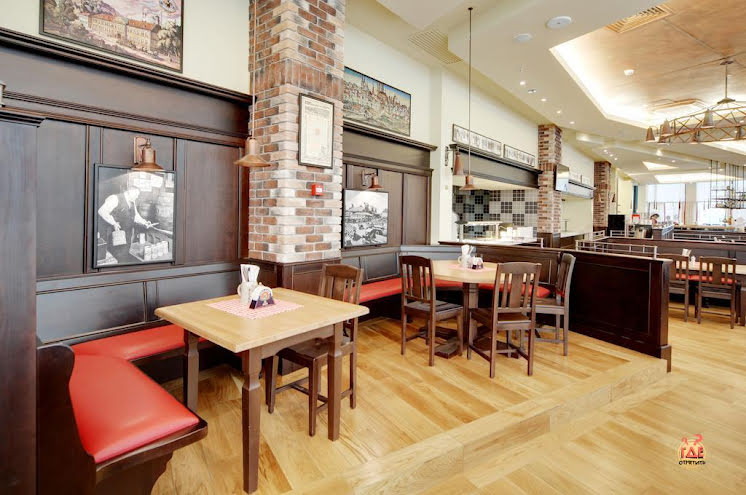 Зал ресторана BRAUPLATZ в «Cosmos Yaroslavl Hotel» фотография №5