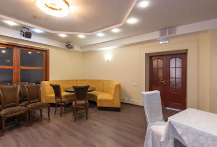 Малый зал  в Малый зал 