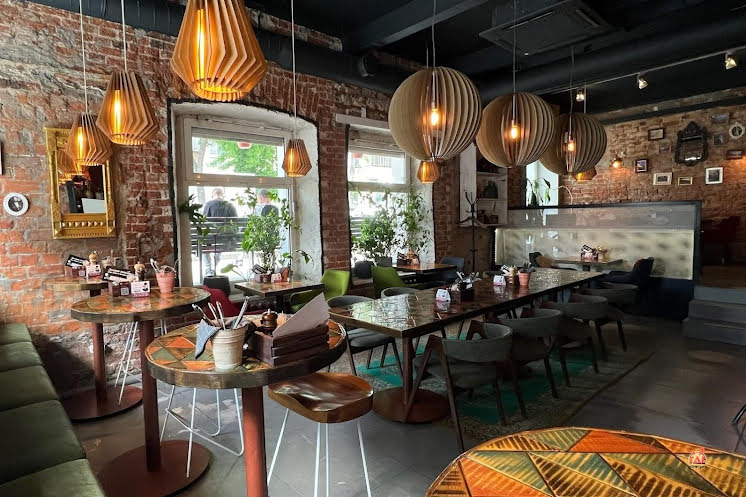 Основной зал в «Гиви to me на улице Малышева» фотография №8