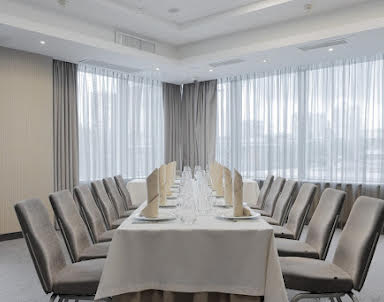  ресторан Hilton Garden Inn Volgograd