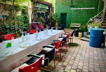 Летний дворик в Второй этаж