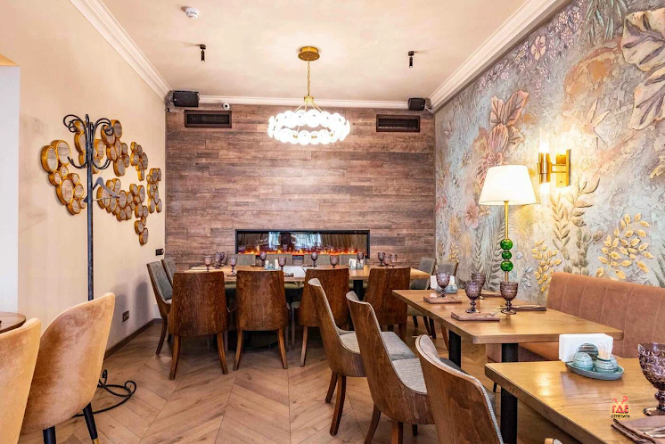 Зал на 2 этаже  в «ЭZО на Камергерском переулке» фотография №1