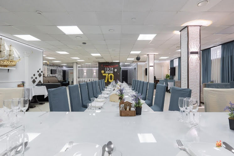 Банкетный зал  в «Гости» фотография №3