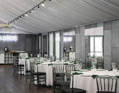  ресторан MƆON’E