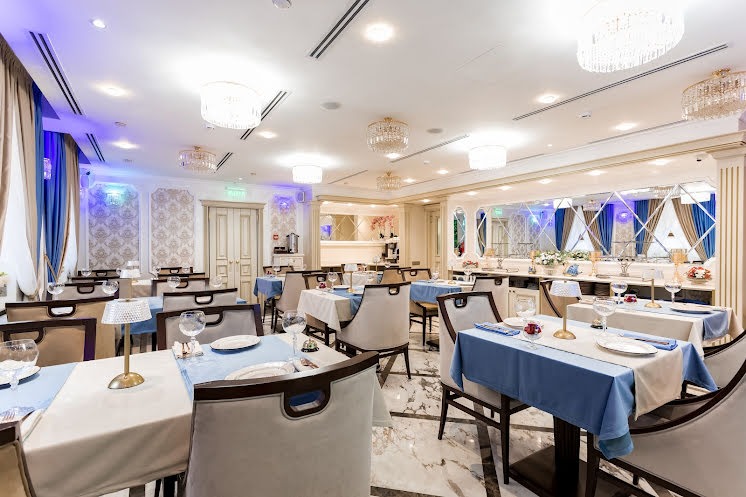 Основной зал в «Magic Harp» фотография №2