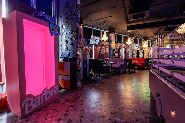 Основной зал в «Руки ВВерх! Бар Химки» фотография №3