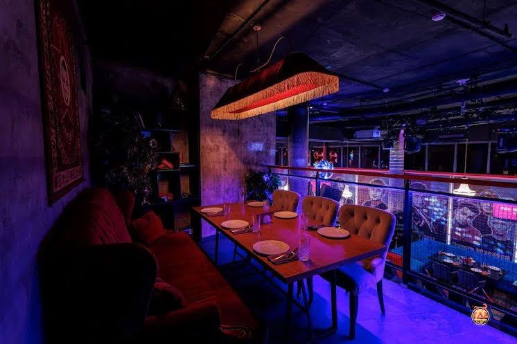 Зал на втором этаже в «Руки ВВерх! Бар Мытищи» фотография №7