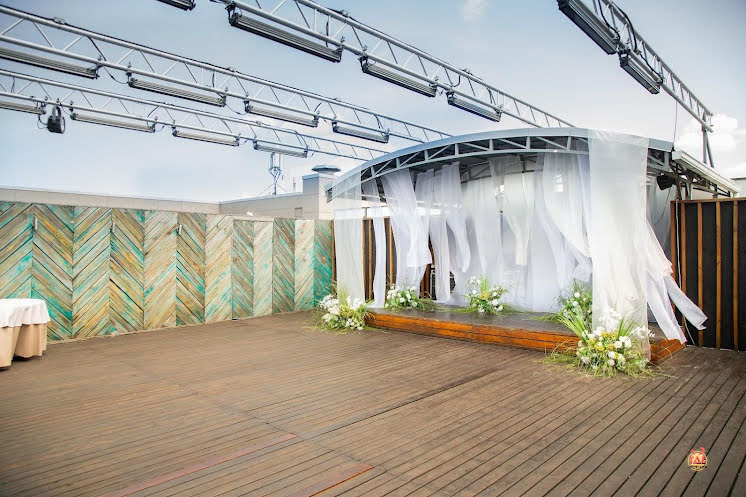 Зал «Панорама-сад» в «Panorama Steak House» фотография №2