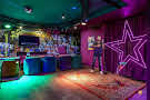 Большой караоке зал в «Руки ВВерх! Бар Строгино»