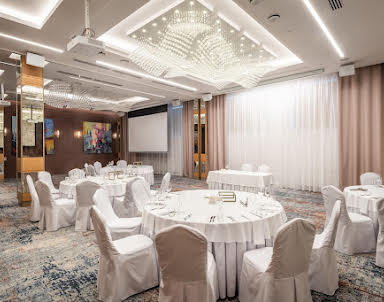  ресторан DoubleTree by Hilton Novosibirsk