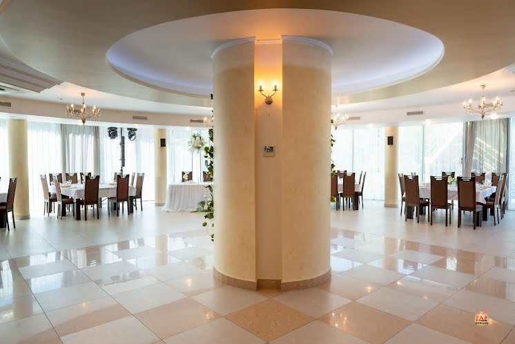 Бежевый зал  в «Ёлочка» фотография №9