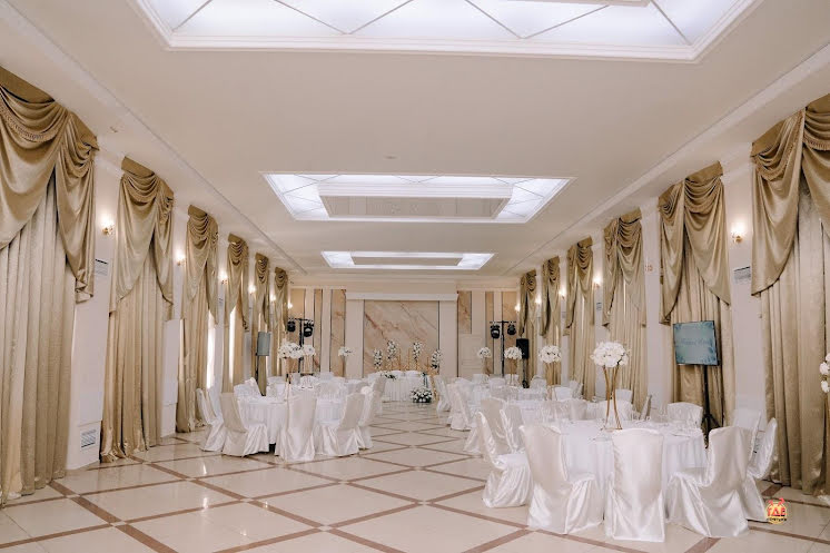 Большой зал в «Богемия на Вавилова» фотография №15