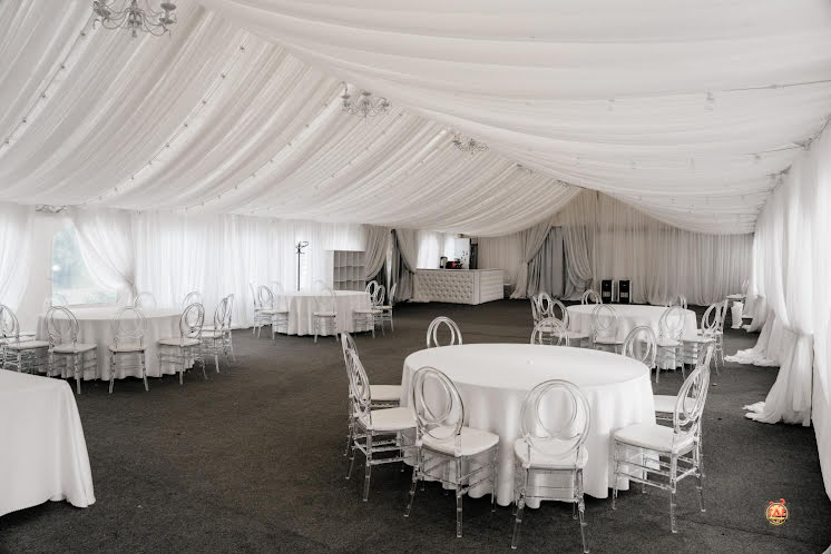 Белоснежный шатер в «WHITE WEDDING» фотография №19