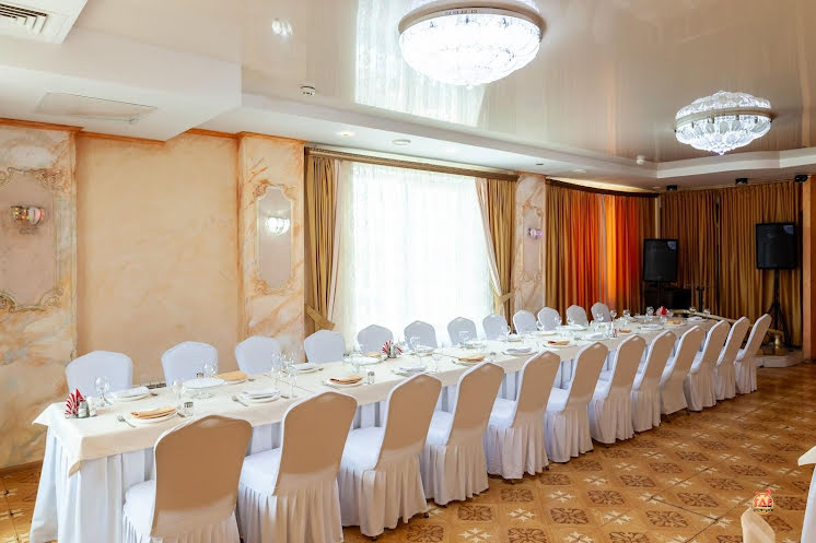 Большой зал  в «Золотой дворик» фотография №10