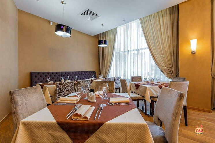 Ресторан в «РАЙКИН PLAZA HOTEL» фотография №14