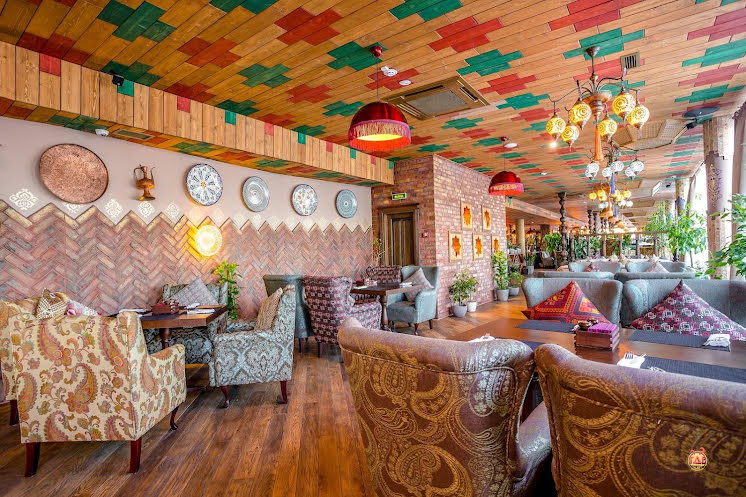 Основной зал ресторана  в «Чайхана Инжир на Каланчевской» фотография №10