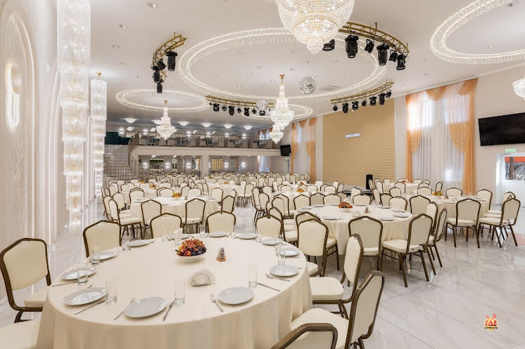 Зал ресторана в «Shalet» фотография №11