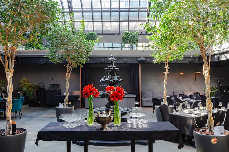 Зал ресторана  в «Kaif Provenance» фотография №11