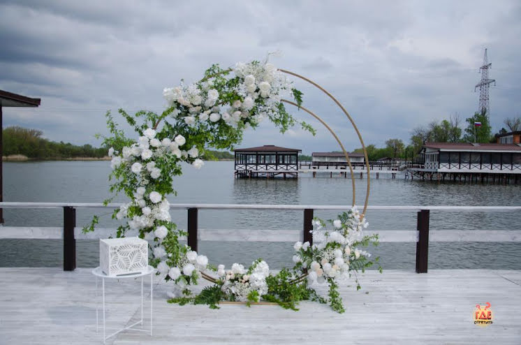 Летняя терраса в «Петровский причал» фотография №19