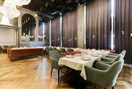 Основной зал  в Вип зал 